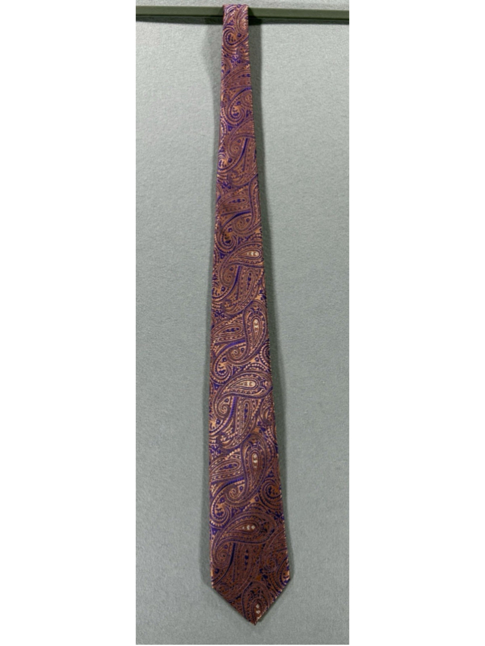 Adolfo Men’s Tie With Paisley Pattern Pink And Copper Gold Tones